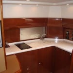 V42 Charter salón cocina